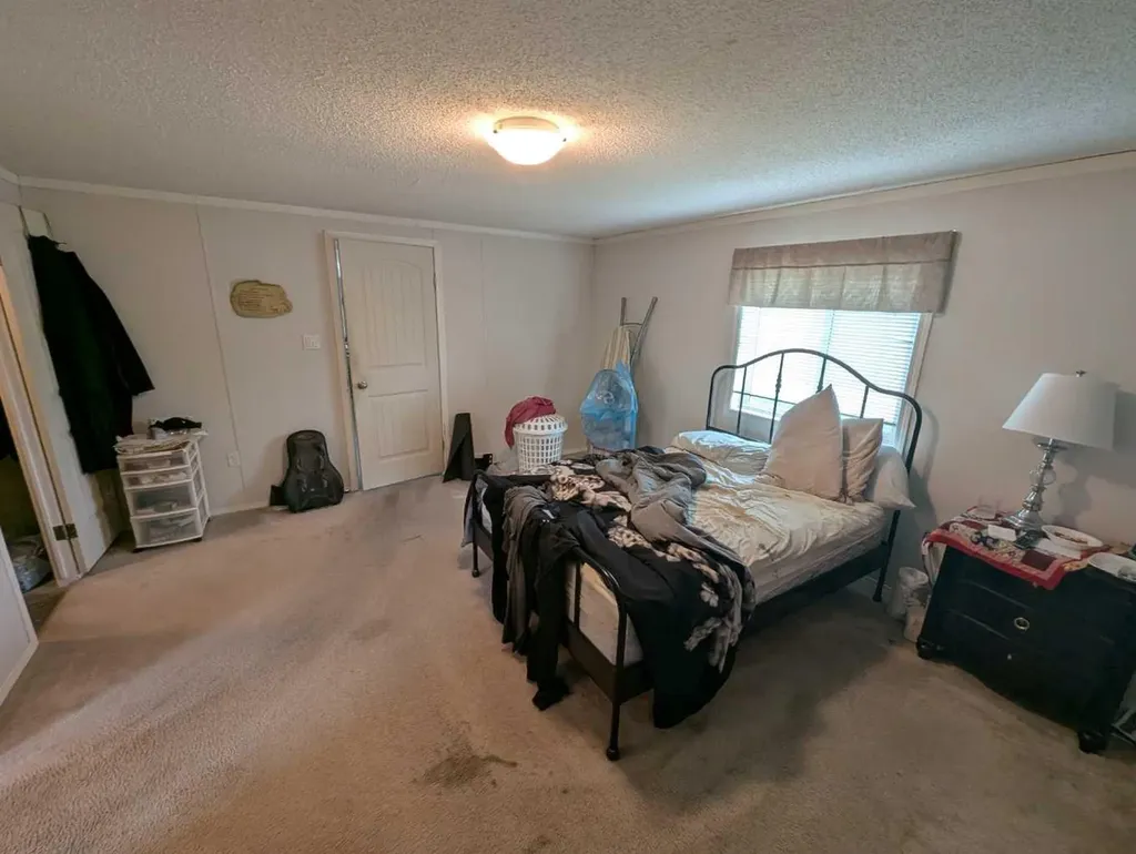 8717 88c Street Grande Prairie AB T8X 0C5