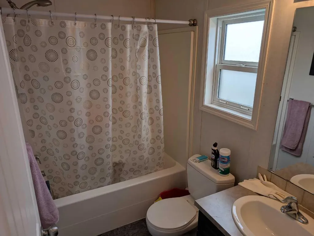 8717 88c Street Grande Prairie AB T8X 0C5