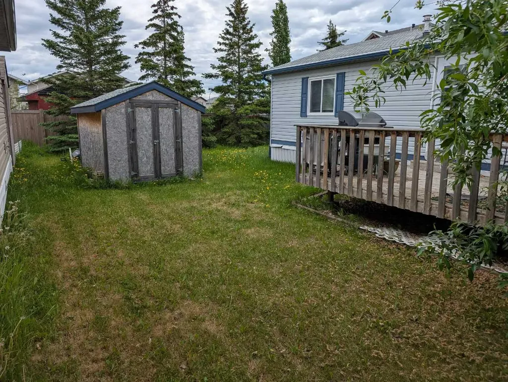 8717 88c Street Grande Prairie AB T8X 0C5