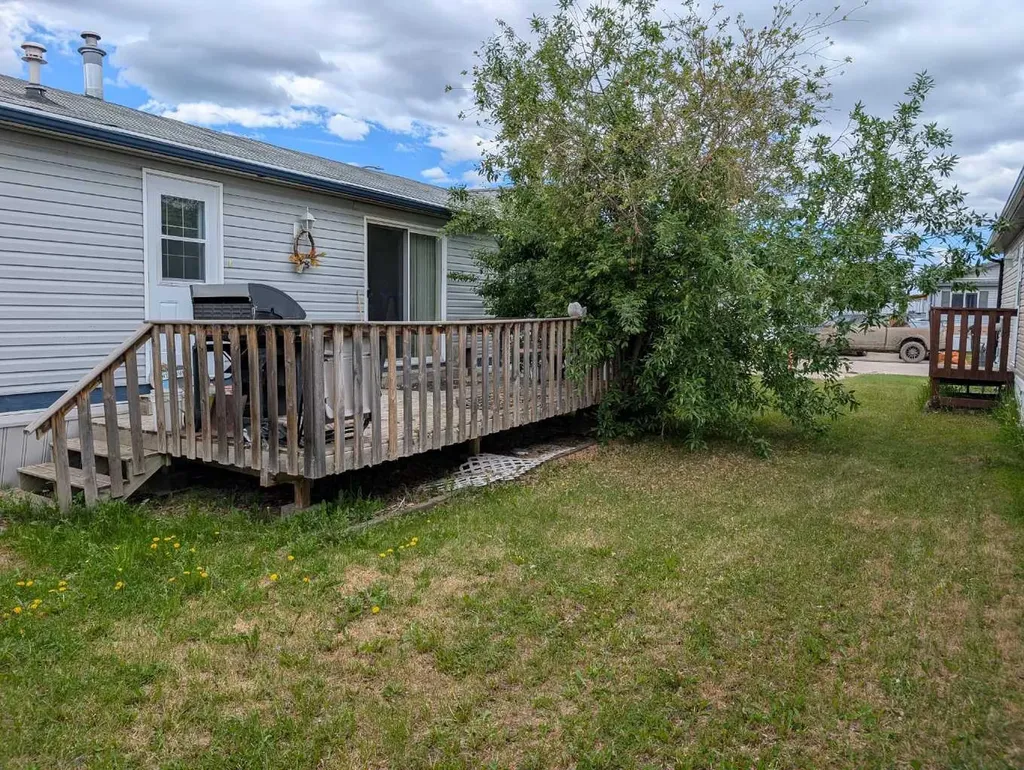 8717 88c Street Grande Prairie AB T8X 0C5