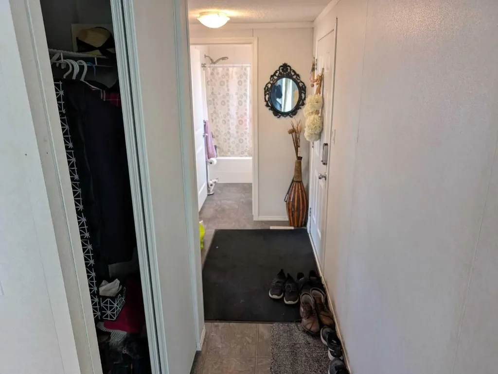 8717 88c Street Grande Prairie AB T8X 0C5