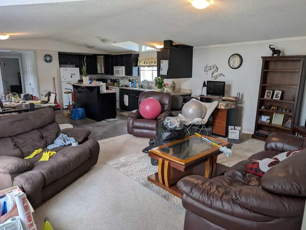 8717 88c Street Grande Prairie AB T8X 0C5