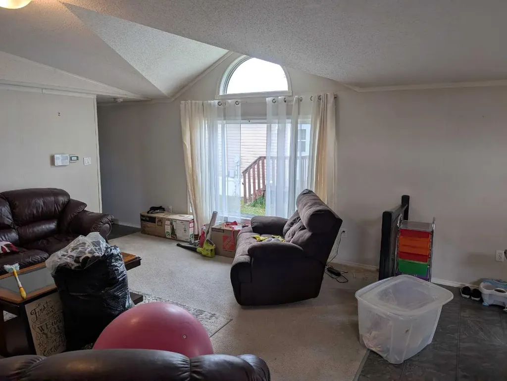 8717 88c Street Grande Prairie AB T8X 0C5