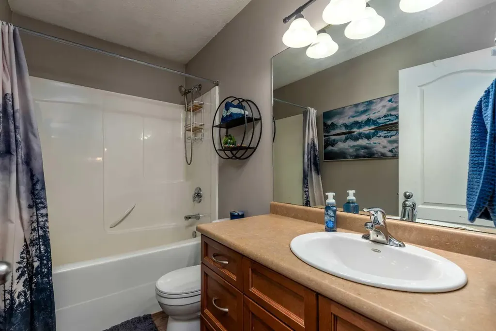6901 39 Street Lloydminster AB T9V 2Z4