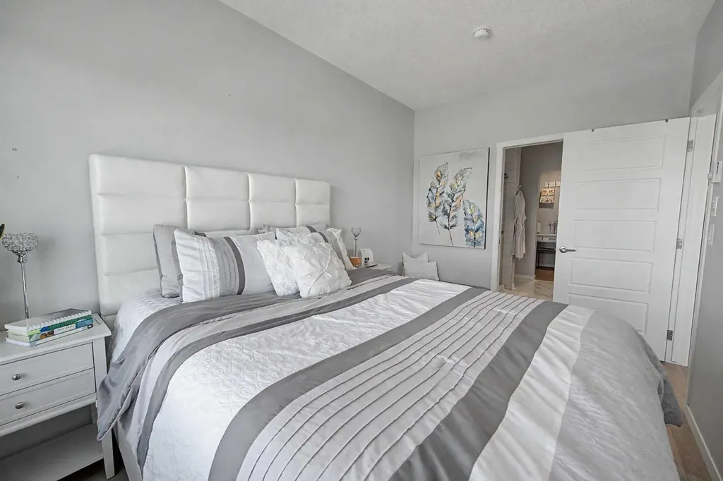 40 Carrington Plaza NW Calgary AB T3P 1X7