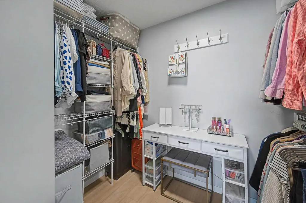 40 Carrington Plaza NW Calgary AB T3P 1X7