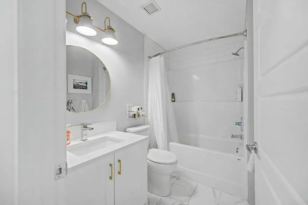 40 Carrington Plaza NW Calgary AB T3P 1X7