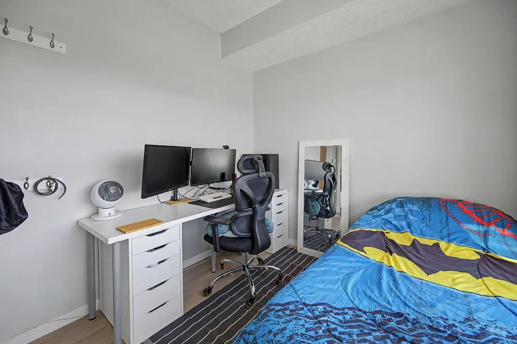 40 Carrington Plaza NW Calgary AB T3P 1X7