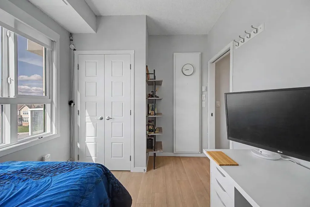 40 Carrington Plaza NW Calgary AB T3P 1X7