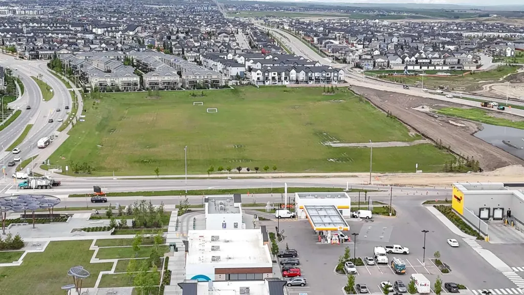 40 Carrington Plaza NW Calgary AB T3P 1X7