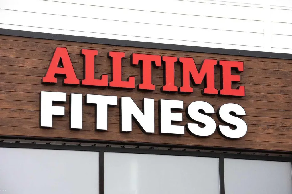 40 Carrington Plaza NW Calgary AB T3P 1X7