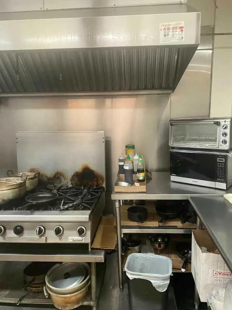 554 Northmount Drive NW Calgary AB T2K 3J2