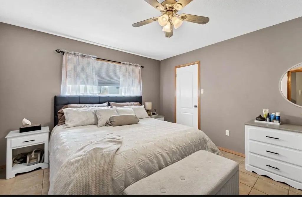 94 Perry Crescent NE Medicine Hat AB T1C1Y2