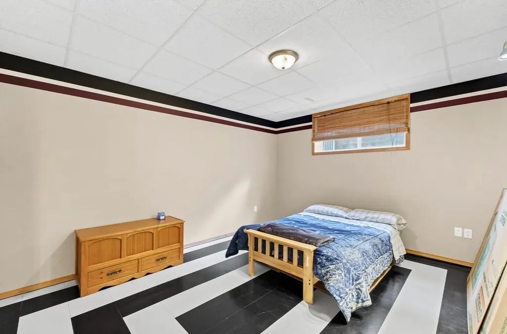 94 Perry Crescent NE Medicine Hat AB T1C1Y2
