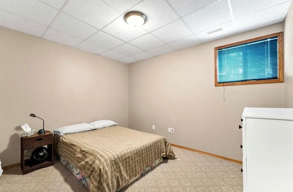 94 Perry Crescent NE Medicine Hat AB T1C1Y2