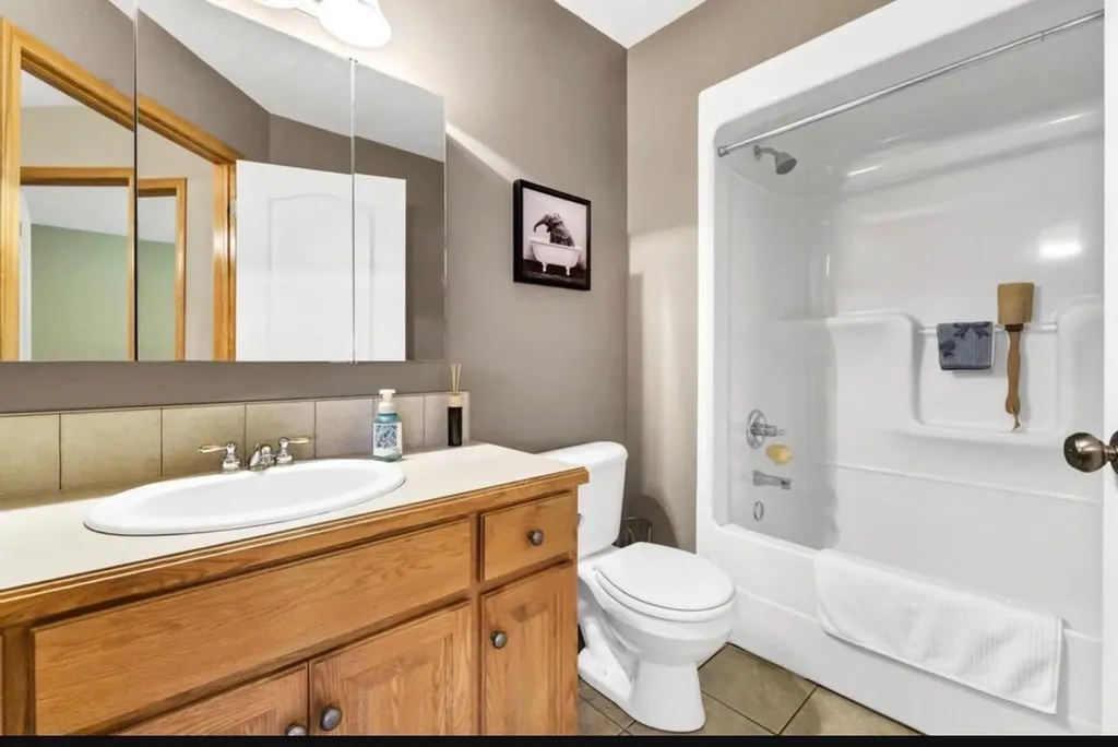 94 Perry Crescent NE Medicine Hat AB T1C1Y2