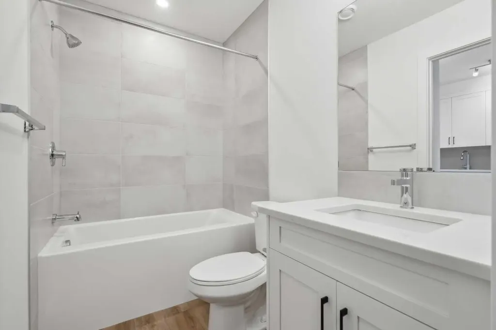 14910 1 Street NW Calgary AB T2c 3G3