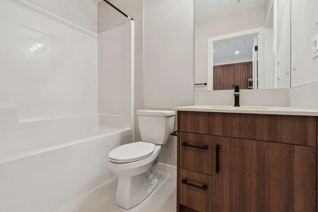 14910 1 Street NW Calgary AB T2c 3G3