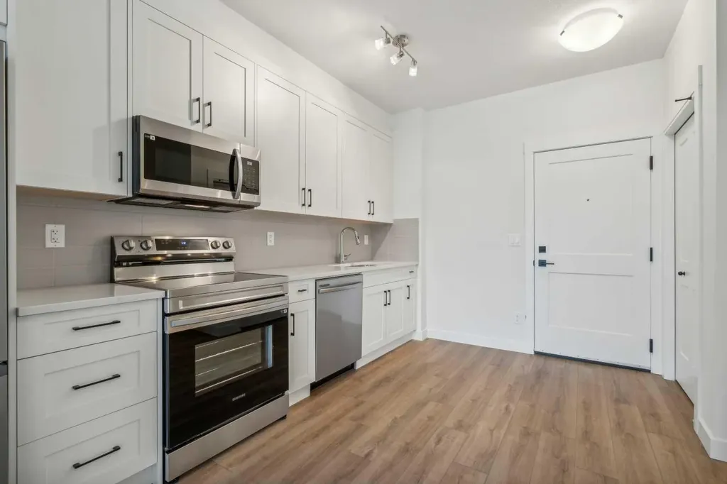 14910 1 Street NW Calgary AB T2c 3G3