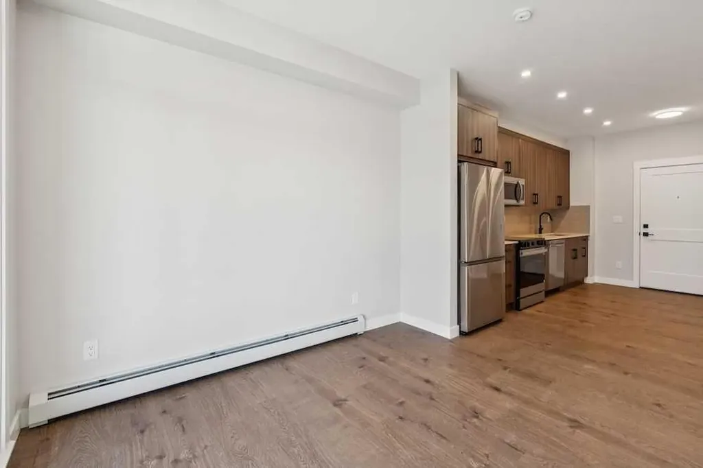 14910 1 Street NW Calgary AB T2c 3G3