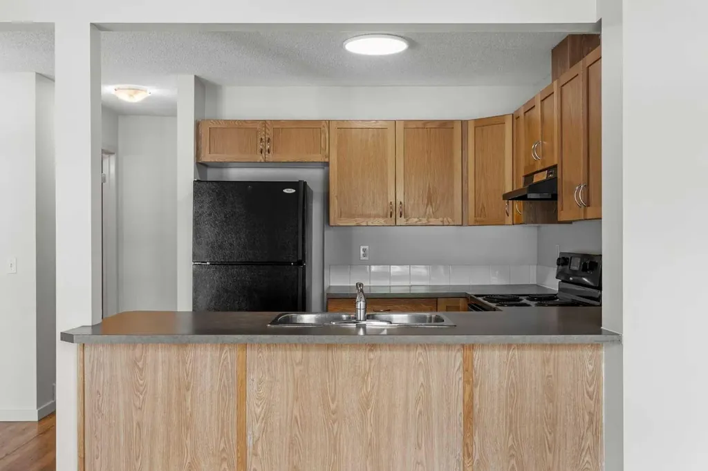 27 Panatella Villas NW Calgary AB T3K 0G7