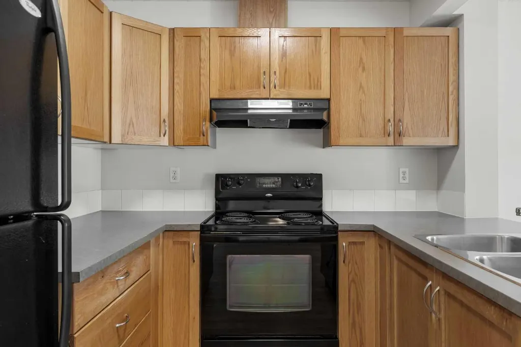 27 Panatella Villas NW Calgary AB T3K 0G7