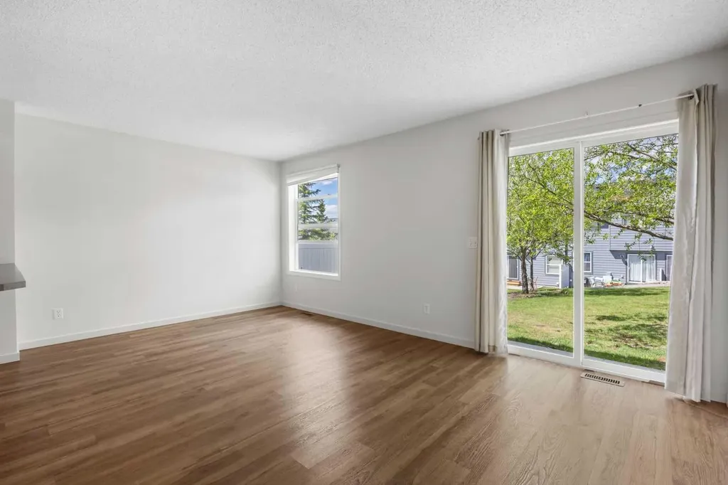 27 Panatella Villas NW Calgary AB T3K 0G7