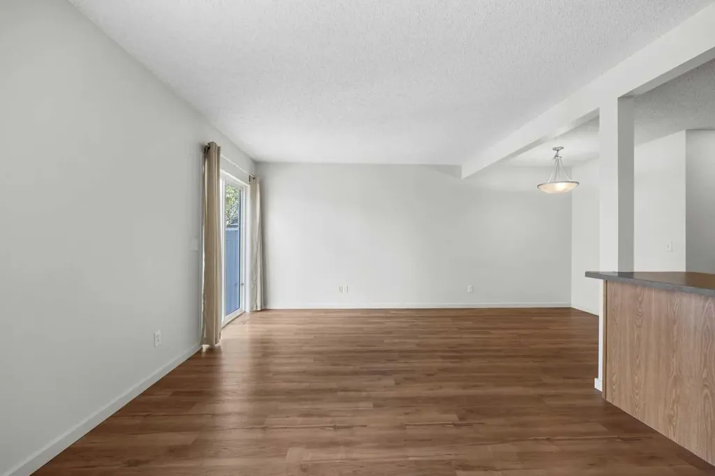 27 Panatella Villas NW Calgary AB T3K 0G7