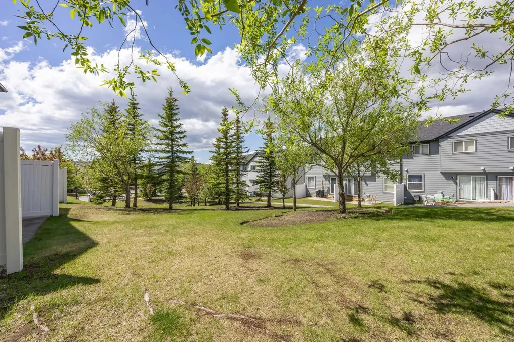 27 Panatella Villas NW Calgary AB T3K 0G7