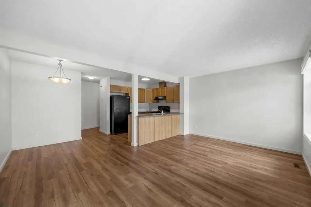 27 Panatella Villas NW Calgary AB T3K 0G7