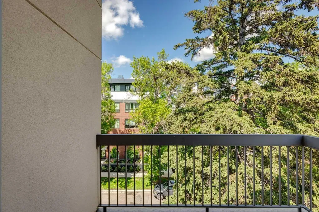 317 19 Avenue SW Calgary AB T2S 0E1