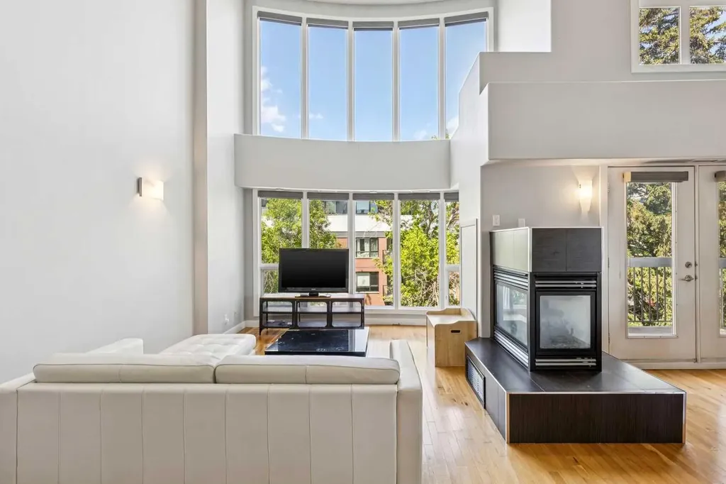 317 19 Avenue SW Calgary AB T2S 0E1