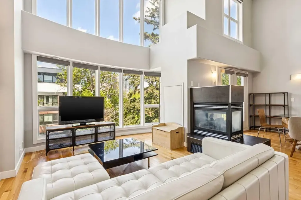 317 19 Avenue SW Calgary AB T2S 0E1