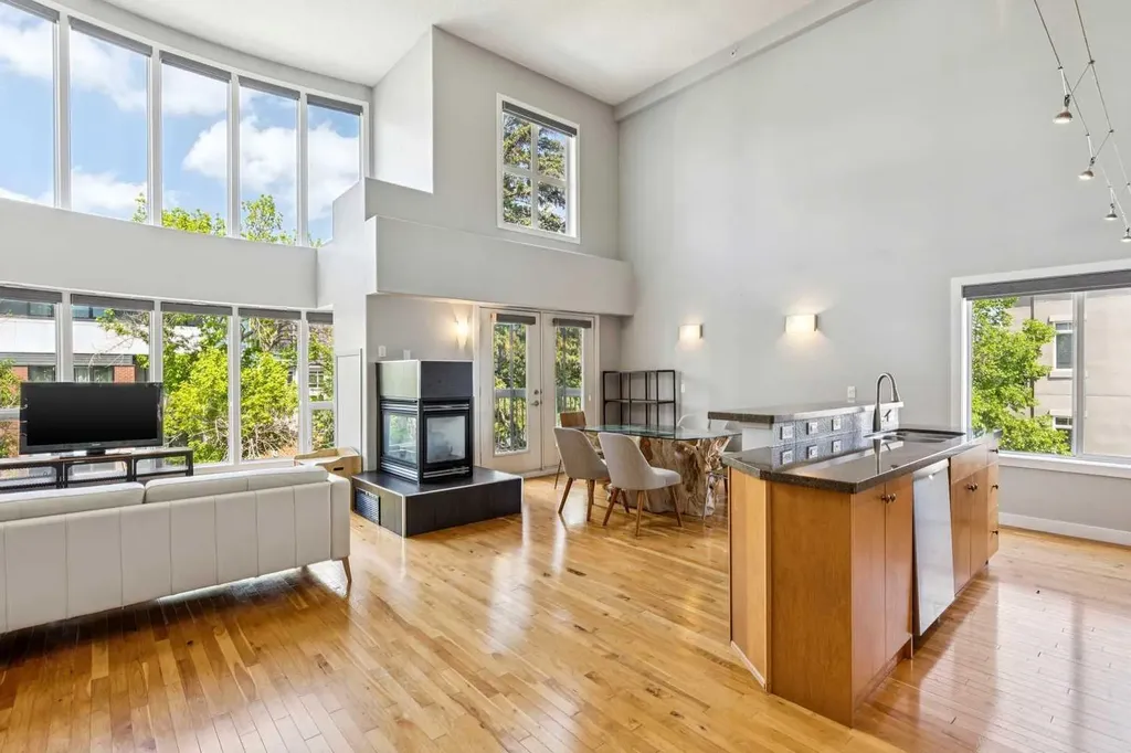 317 19 Avenue SW Calgary AB T2S 0E1