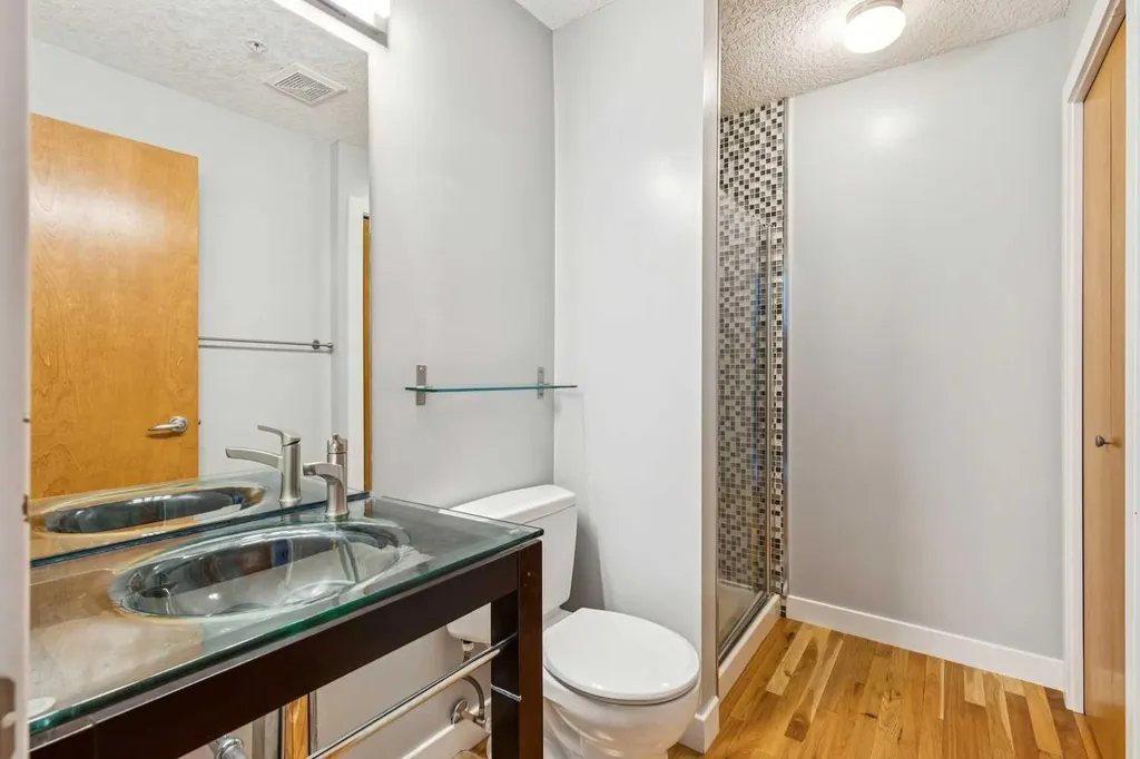317 19 Avenue SW Calgary AB T2S 0E1