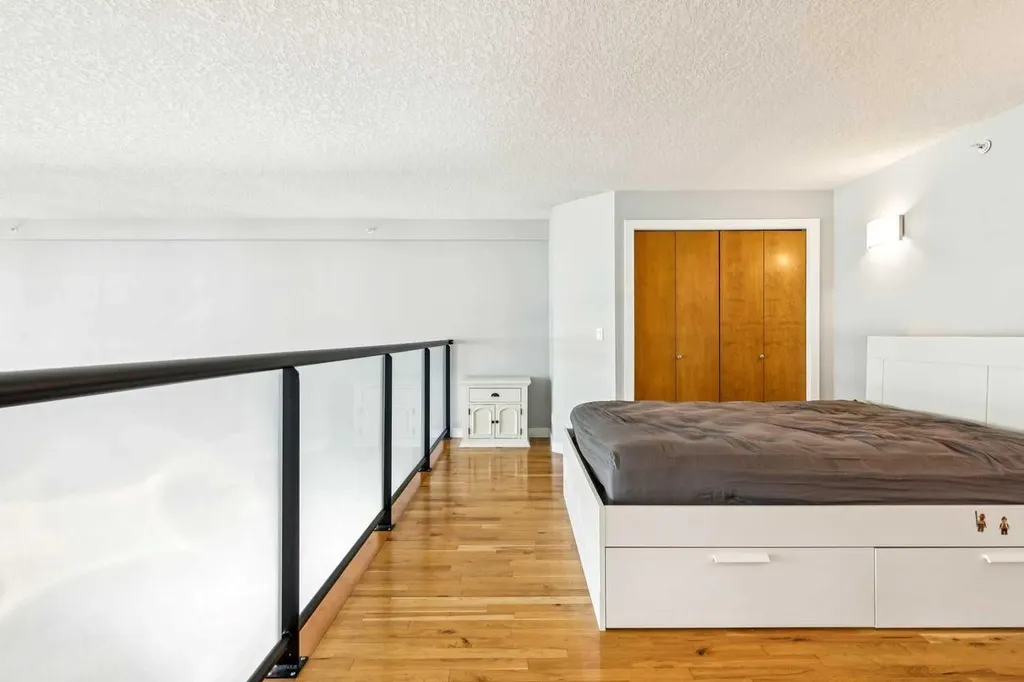 317 19 Avenue SW Calgary AB T2S 0E1