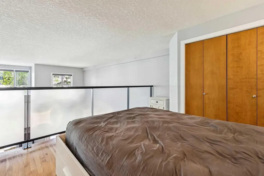 317 19 Avenue SW Calgary AB T2S 0E1