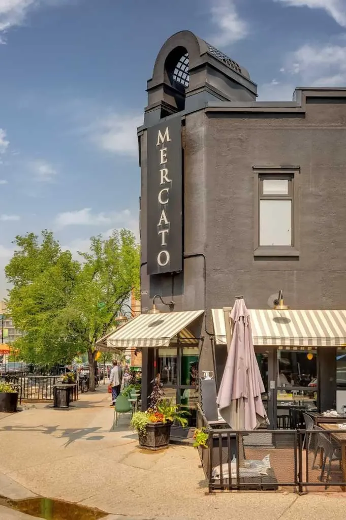 317 19 Avenue SW Calgary AB T2S 0E1