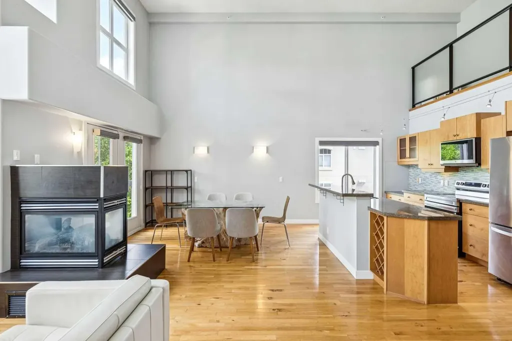 317 19 Avenue SW Calgary AB T2S 0E1