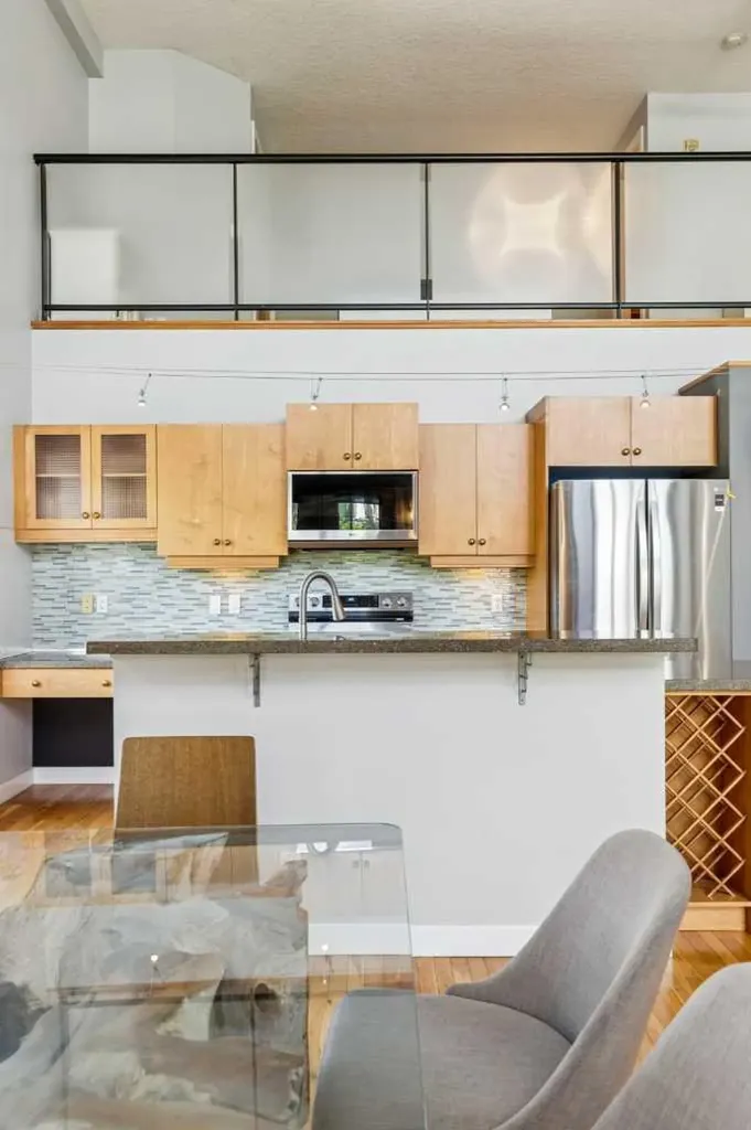 317 19 Avenue SW Calgary AB T2S 0E1
