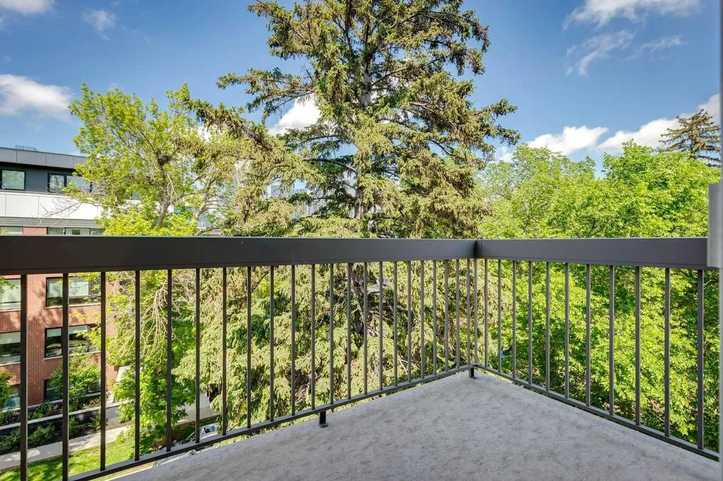 317 19 Avenue SW Calgary AB T2S 0E1