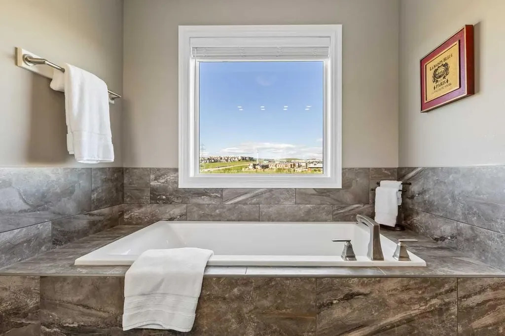65 Sage Meadows Green NW Calgary AB T3P 0X4