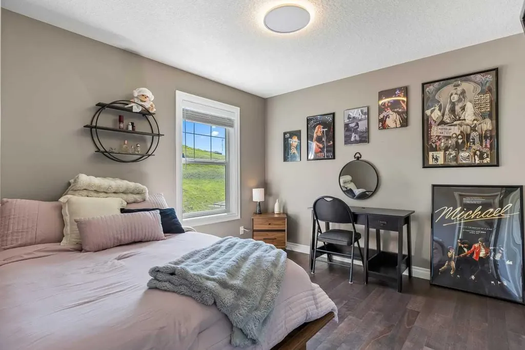 65 Sage Meadows Green NW Calgary AB T3P 0X4
