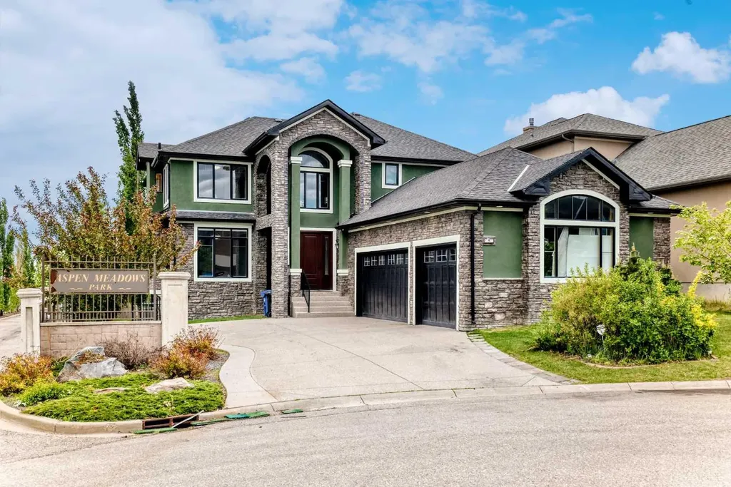5 Aspen Meadows Park SW Calgary AB T3H 5Z7