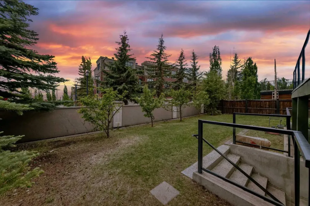 5 Aspen Meadows Park SW Calgary AB T3H 5Z7