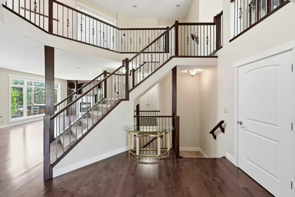 5 Aspen Meadows Park SW Calgary AB T3H 5Z7