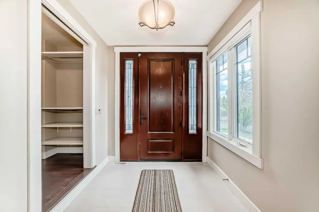 5 Aspen Meadows Park SW Calgary AB T3H 5Z7