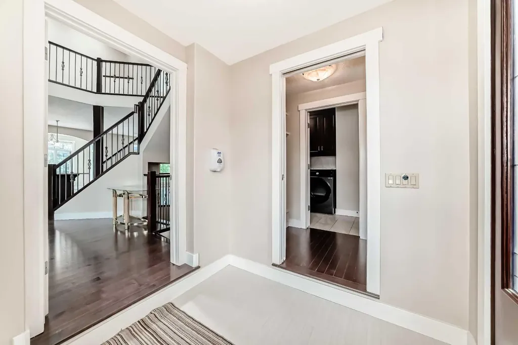 5 Aspen Meadows Park SW Calgary AB T3H 5Z7