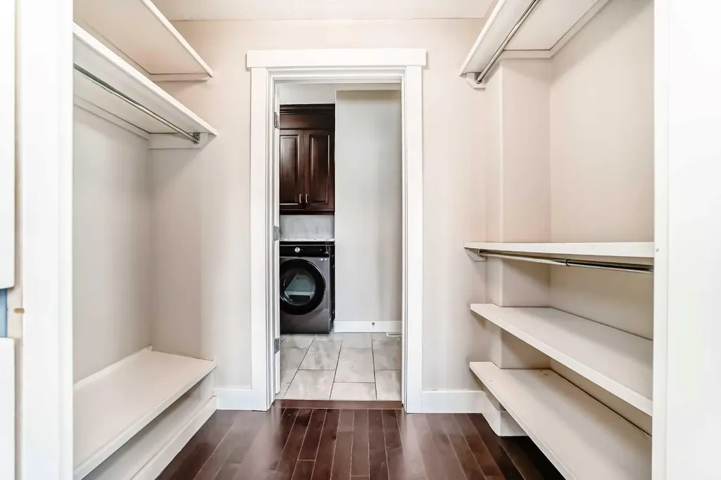 5 Aspen Meadows Park SW Calgary AB T3H 5Z7