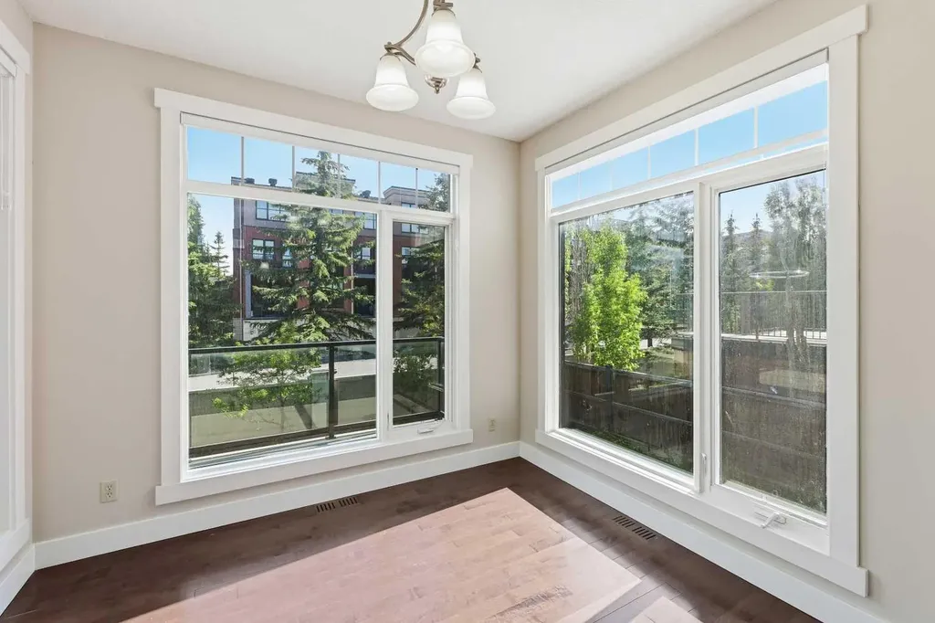 5 Aspen Meadows Park SW Calgary AB T3H 5Z7